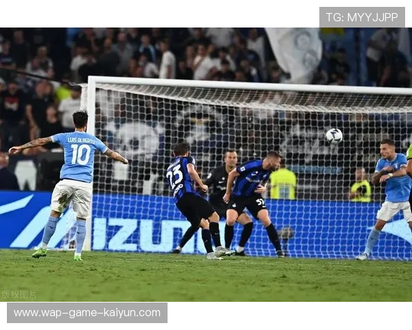 国际米兰防线前移压缩空间