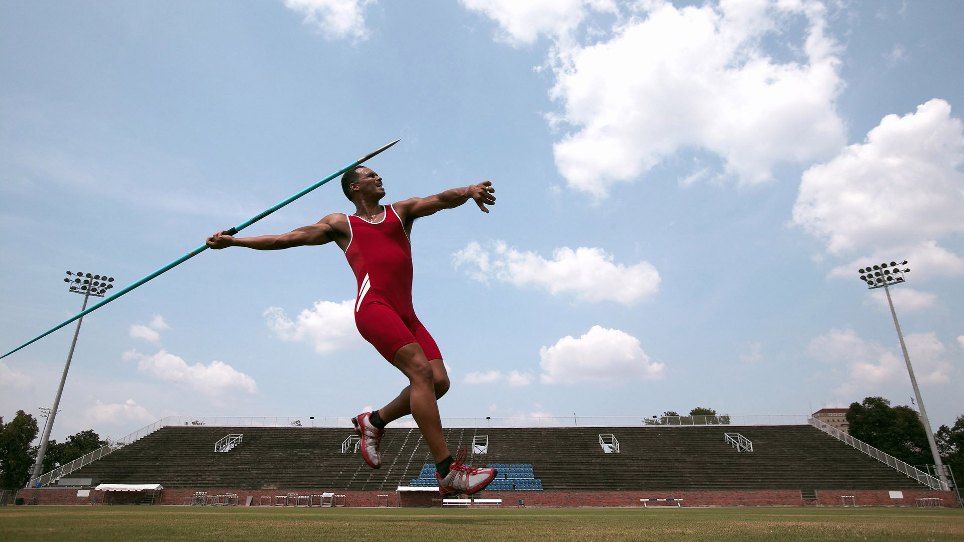 体育产业生态体系逐渐完善，体育产业发展模式